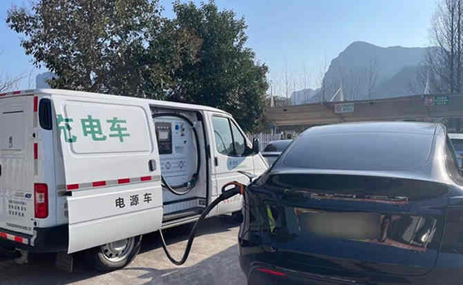 扎鲁特旗汽车搭电