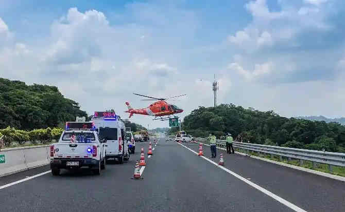 扎鲁特旗高速公路汽车救援案例
